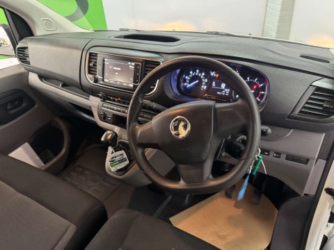 Vauxhall Vivaro 1.5 Vivaro F2700 Dynamic S/S 14