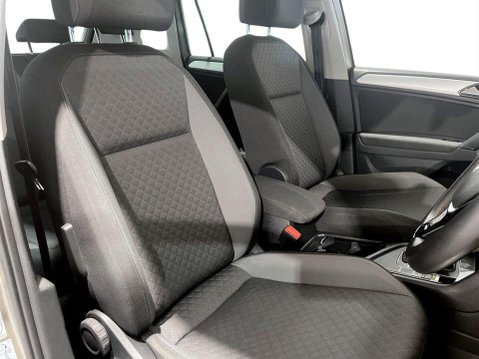 Volkswagen Tiguan 2.0 TDI SE Navigation SUV 5dr Diesel DSG Euro 6 (s/s) (150 ps) 11