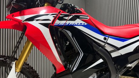 Honda CRF250 Rally 2017 ONLY 5K ENDURO ON / OFF ROAD BIKE MOT WARRANTY 250CC 32