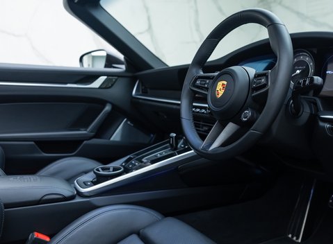 Porsche 911 Turbo S Cabriolet (992) 13