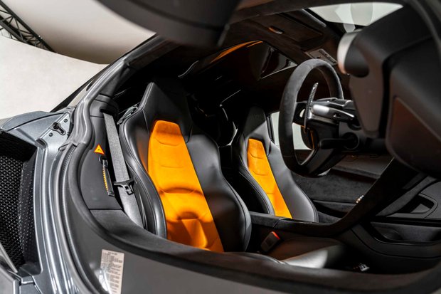 McLaren 650S LE MANS. UK CAR. 1 OF 50 EXAMPLES. CARBON INTERIOR & EXTERIOR. FRONT LIFT. 2