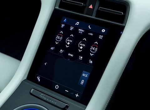 Porsche Taycan 4S 21