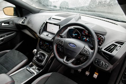 Ford Kuga ST-LINE EDITION 4