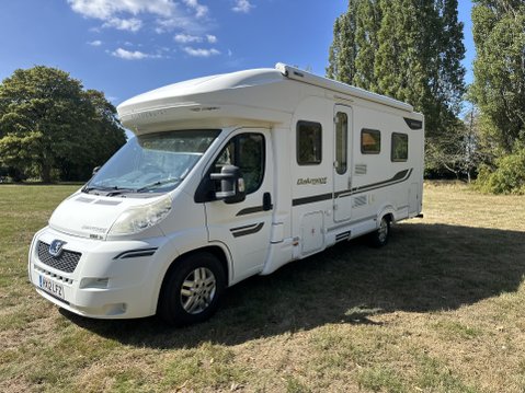 Peugeot Boxer AUTOCRUISE OAKMONT 4 BERTH 3.0 LOW PROFILE ISLAND BED 2
