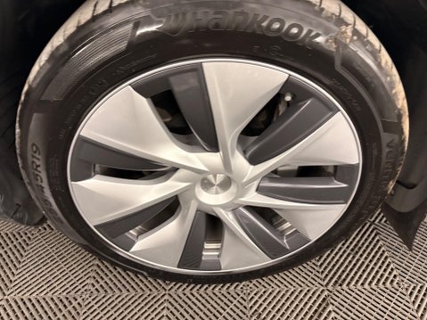 Tesla Model Y Auto RWD 5dr 30