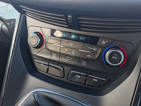 Ford Kuga ST-LINE TDCI 27