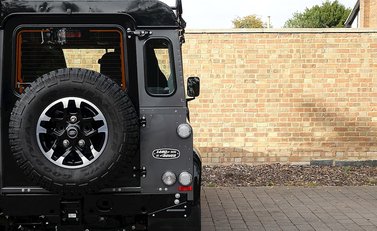 Land Rover 90 Adventure 15