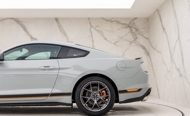 Ford Mustang Mach 1 24