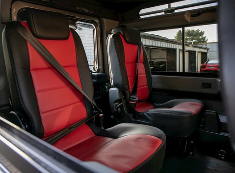 Land Rover Defender 90 TD XS Station Wagon 13