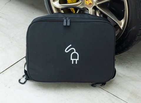 Porsche Cayenne TURBO E-HYBRID Coupe with GT Package 39