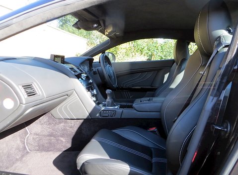 Aston Martin V8 Vantage S 4