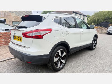 Nissan Qashqai 1.2 Qashqai N-Connecta DiG-T CVT 5dr 12