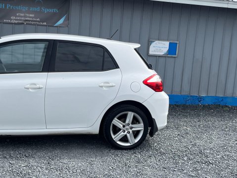 Toyota Auris 1.6 V-Matic SR Euro 5 5dr 19