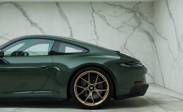 Porsche 911 GT3 TOURING (992) 40