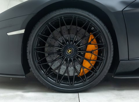 Lamborghini Aventador S LP 740-4 ROADSTER 28