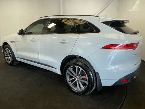 Jaguar F-Pace 2.0 F-PACE R-Sport AWD D Auto 4WD 5dr 3