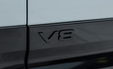 Land Rover Defender 90 V8 P525 URBAN 39