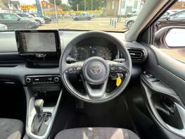 Toyota Yaris ICON HEV CVT 19