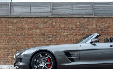 Mercedes-Benz SLS AMG Roadster 26