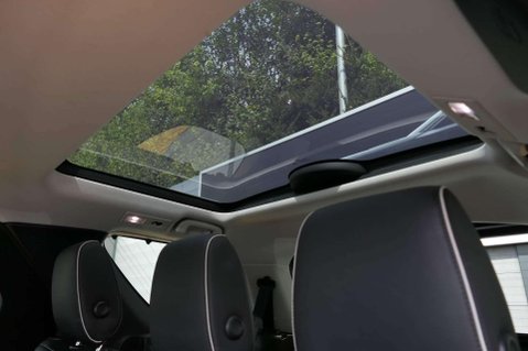 Land Rover Discovery TD6 HSE 17