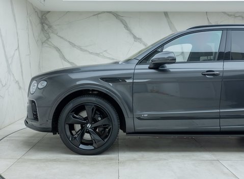 Bentley Bentayga V8 First Edition 40