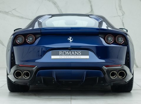 Ferrari 812 Superfast 5