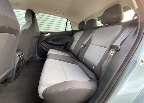 MG MG4 EV URBAN PREMIUM LONG RANGE 16