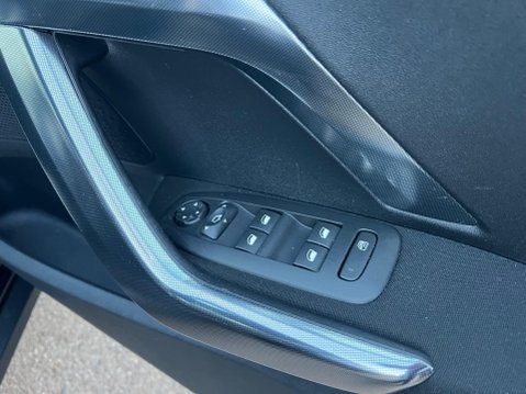 Peugeot 2008 1.2 PureTech Allure Euro 6 5dr 29