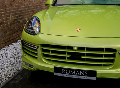 Porsche Cayenne Turbo S 22