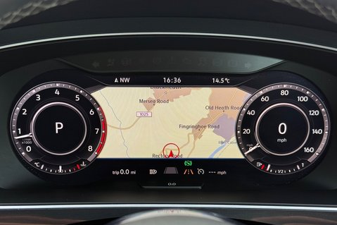Volkswagen Tiguan R LINE TSI BMT 4MOTION DSG -RARE LEATHER INTERIOR -CAMERA -APPLE CARPLAY  40