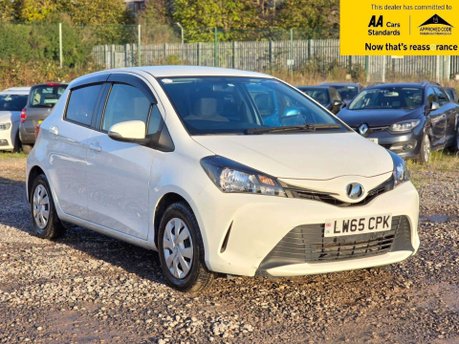 Toyota Yaris 1.33 Dual VVT-i Design Hatchback 5dr Petrol Multidrive S Euro 6 (99 ps) 2