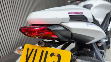 Triumph Street Triple 2013 ONLY 13K STUNNING EXAMPLE NEW MOT WARRANTY 32