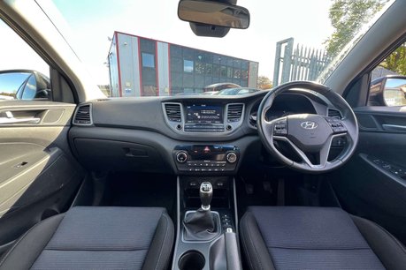 Hyundai TUCSON 2.0 CRDi SE Nav SUV 5dr Diesel Manual 4WD Euro 6 (136 ps) 19