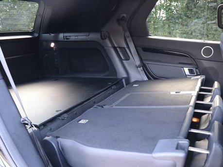 HSE Manual folding rear seating for used Discovery 5 Commercial: Genuine Land Rover seats with ISOFIX (2017+ model) in leather, fitted 7