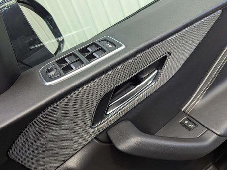 Jaguar F-Pace 2.0 F-Pace Chequered Flag AWD D Auto 4WD 5dr 79