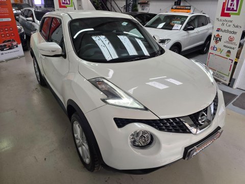 Nissan Juke 1.2 DIG-T N-Connecta Euro 6 (s/s) 5dr 12