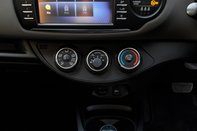 Toyota Yaris VVT-I ICON TECH 32