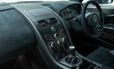 Aston Martin Vantage GT8 19