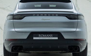 Porsche Cayenne E-Hybrid Coupe 8