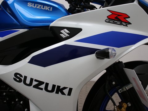 Suzuki GSX-R125 GSXR 125 RX M5 32