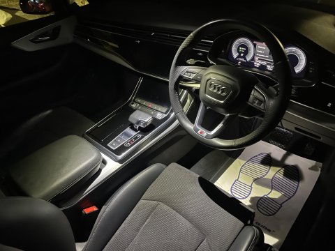 Audi Q7 3.0 TFSIe V6 55 S line SUV 5dr Petrol Plug-in Hybrid Tiptronic quattro Euro 33