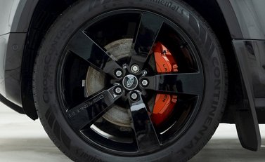 Land Rover Defender 90 X D300 8