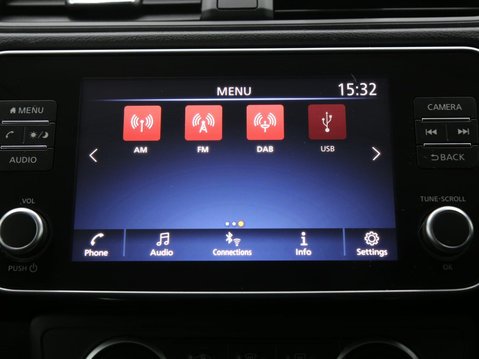 Nissan LEAF 39kWh Acenta Auto 5dr 16