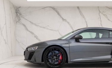 Audi R8 V10 Performance Carbon Black 28