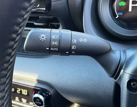 Toyota Yaris 1.5 Yaris Design HEV CVT 5dr 59