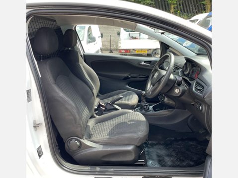 Vauxhall Corsa 1.3 CDTi FWD L1 H1 (s/s) 3dr Start/Stop 21