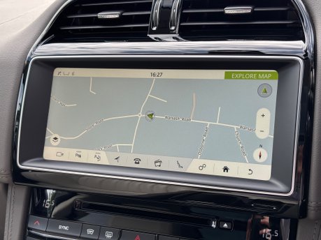 Jaguar F-Pace 2.0 P250i Portfolio SUV 5dr Petrol Auto AWD Euro 6 (s/s) (250 ps) 31