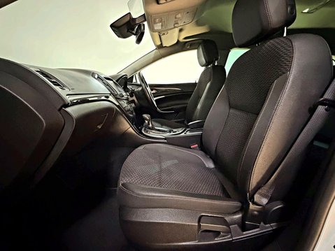 Vauxhall Insignia TECH LINE CDTI 170 AUTOMATIC 18