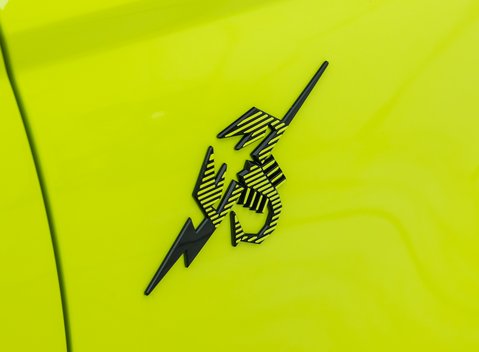 Abarth 500e Scorpionissima 37