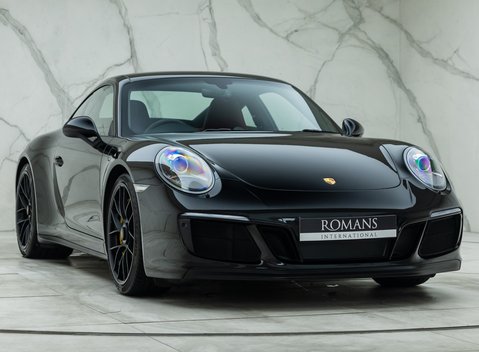 Porsche 911 Carrera GTS (991.2) 9